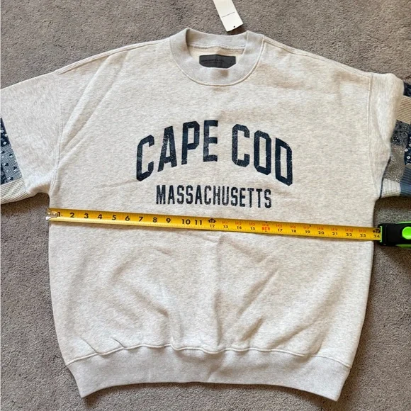 Abercrombie and Fitch Cape Cod Sweatshirt - Picture 6 of 6
